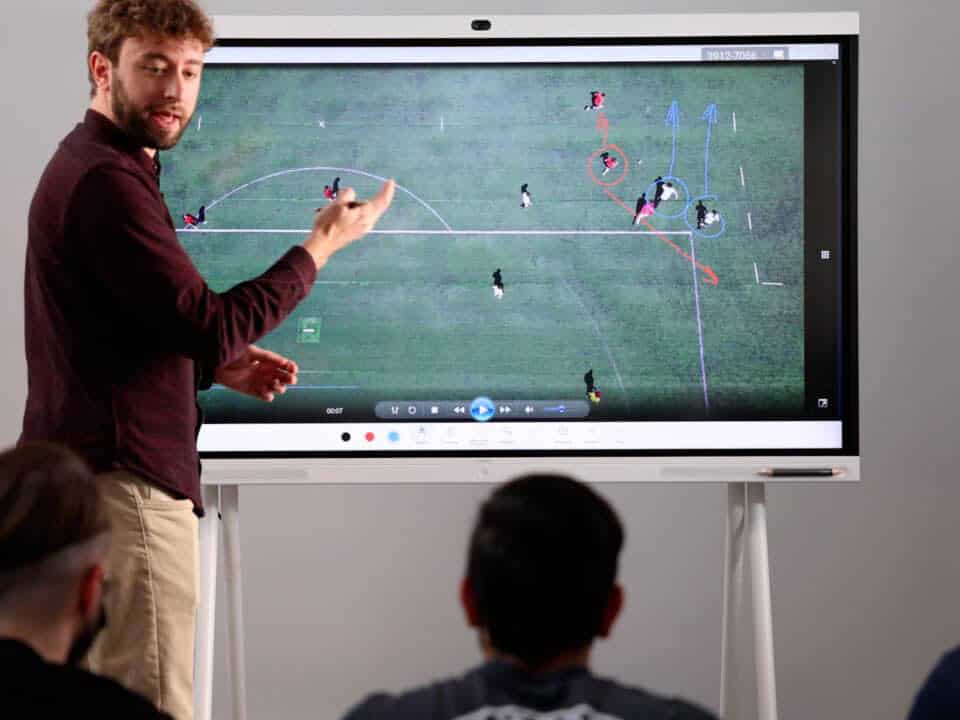 Sport coaching e tecnologia: la smartboard di IdeaHub a supporto dello sport Quando la tecnologia diventa un’alleata per gli sportivi